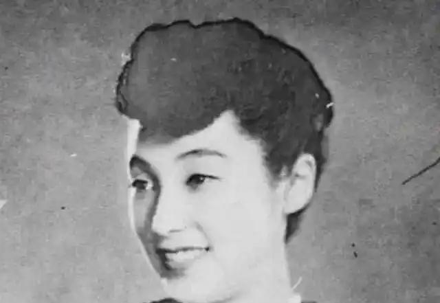 ☁1937年左右，大上海第一交际花“上海舞后”李丽，开始陪数名日本军官就寝