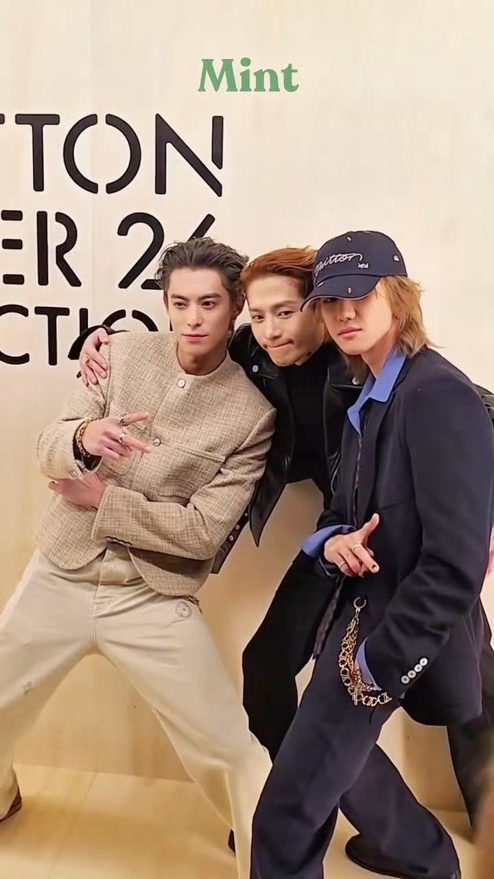 王鹤棣、王嘉尔、徐明浩同框，辛苦王鹤棣的大长腿了，要扎马步。