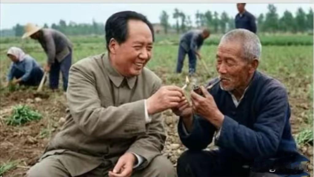 这张合影有人说是历史老照片？我翻阅了很多历史资料没见过这张合影！这应该是一张影