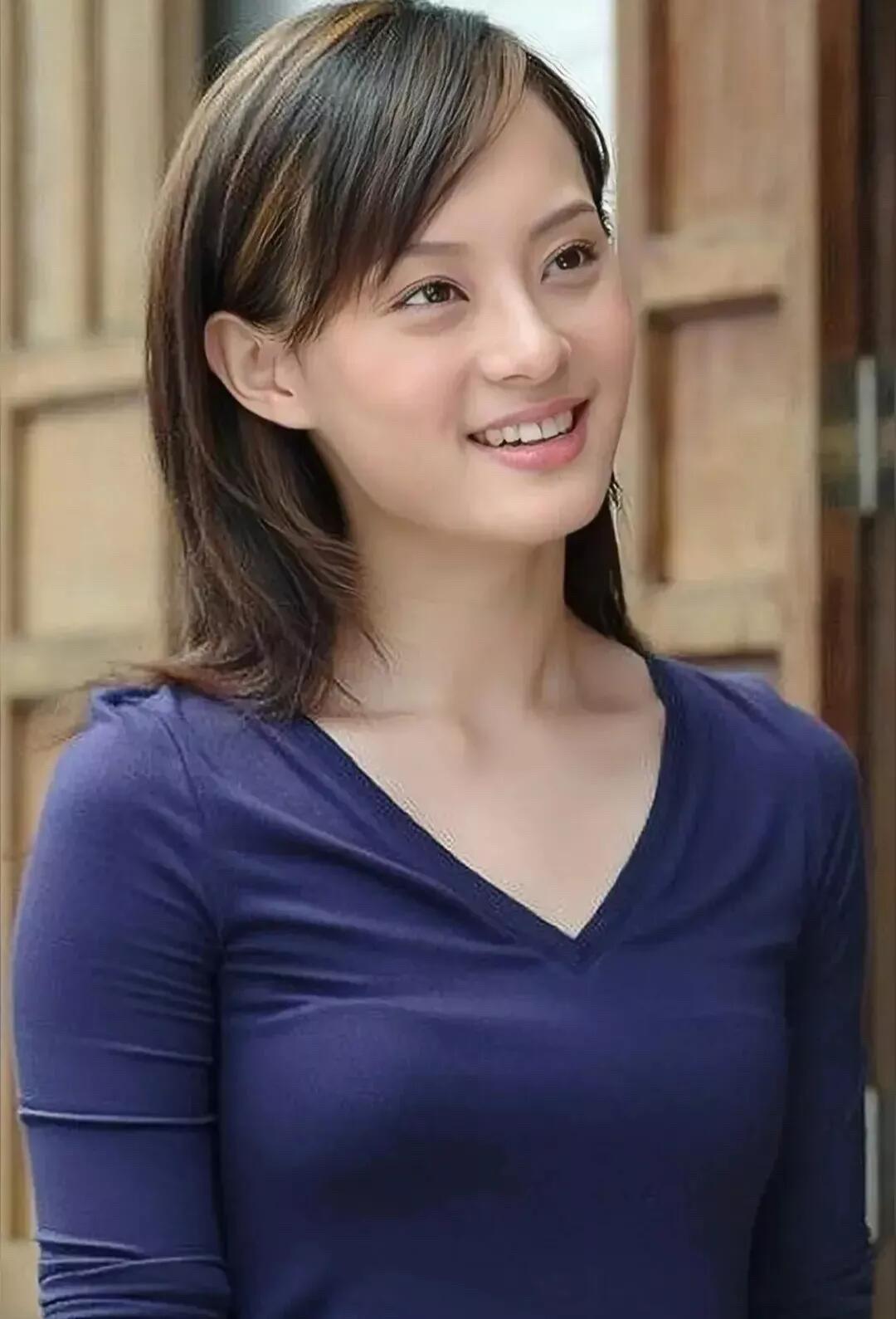 两个都是上海的演员，孙俪颜值没有马伊琍好看，但她演的甄嬛、周莹、胡曼黎等角色完全