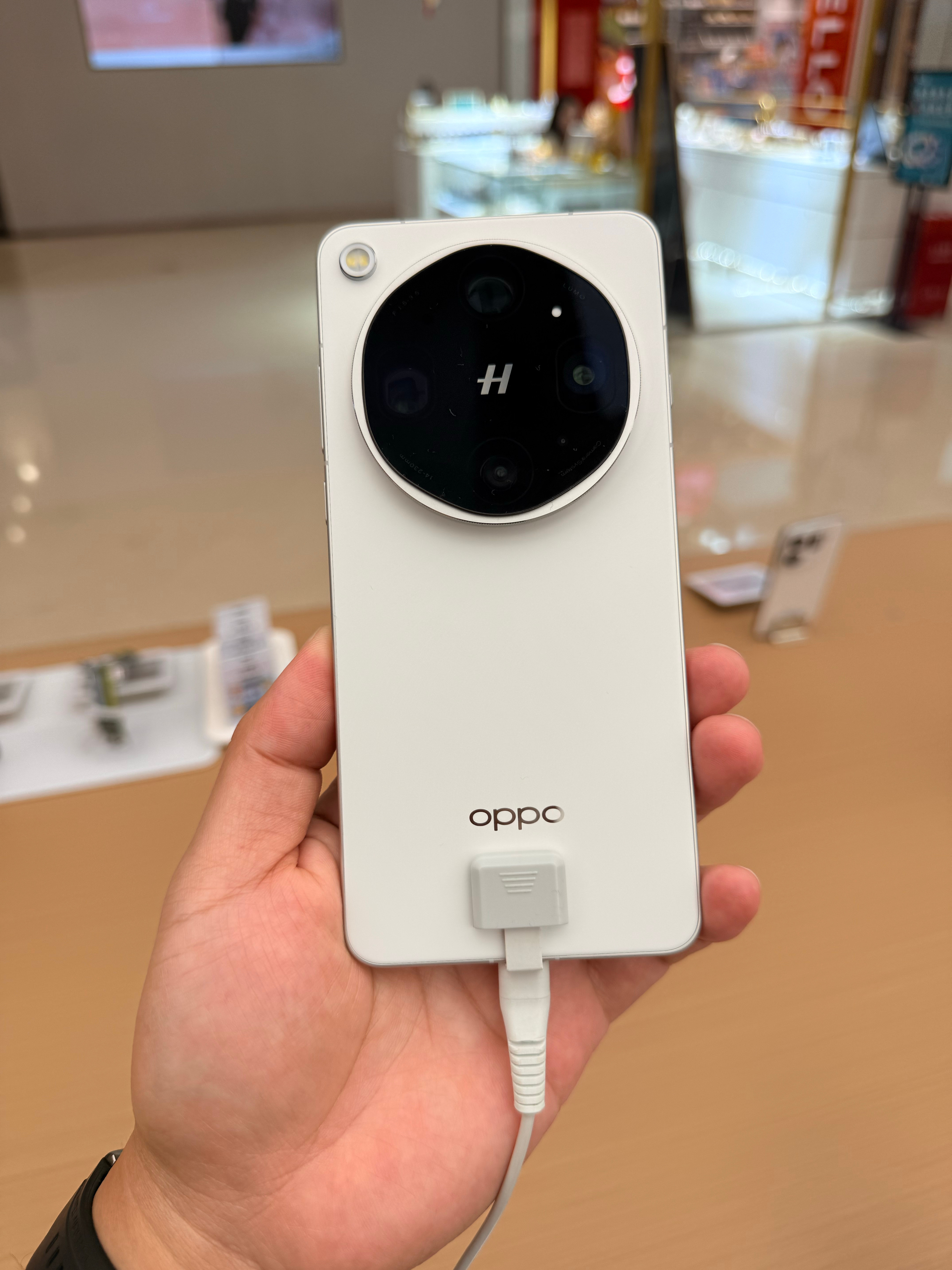 OPPOFindX9Ultra简直是年轻人的第一台哈苏啊！大地苔原的配色