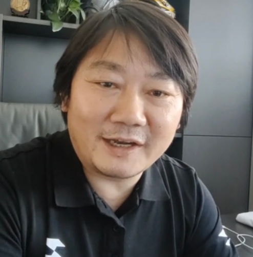 后续，拘留4天事发山东济南，开车别人的车主后续来了，他被拘留4天，而且最糟糕的