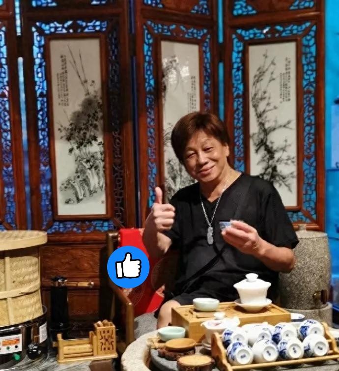 梁小龙三个子女现状长女梁子文，是梁小龙与第一任妻子黎爱莲所生，此前随母亲在香