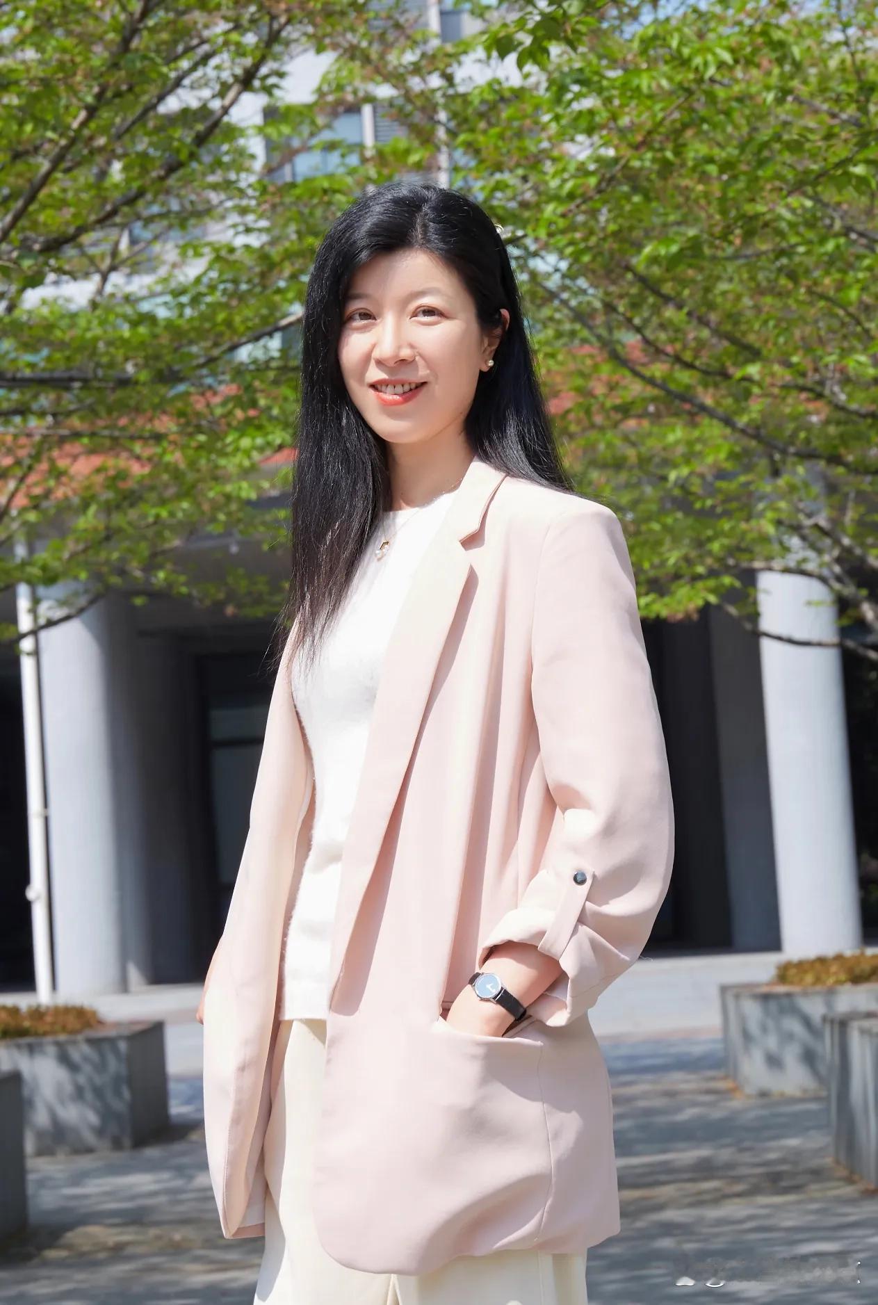 浙大胡海岚荣膺中科院院士桂冠。这位1973年生于东阳的女科学家，1991年从杭州