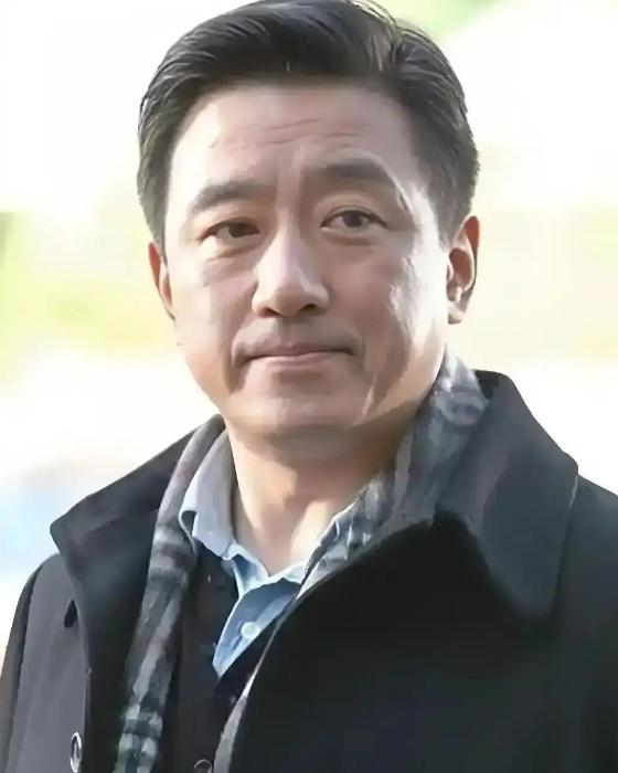 戏拍七成突然加价，导演怒烧百万胶片，24年后，两个演员的人生彻底分野。一个人到底