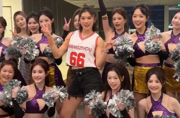 吴燕妮，这样下去就废了。现在女子跨栏领域界，吴燕妮还是首屈一指的实力派选手，