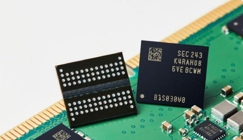 炸锅了！内存条价格彻底崩了，跌得比过山车还猛🤬谁能想到！前几个月还高不可