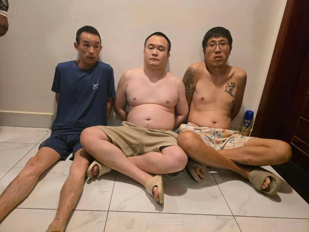 涉嫌绑架案三名中国男子在柬埔寨被拘捕柬埔寨金边警察局8月22日通报，当局近日成功