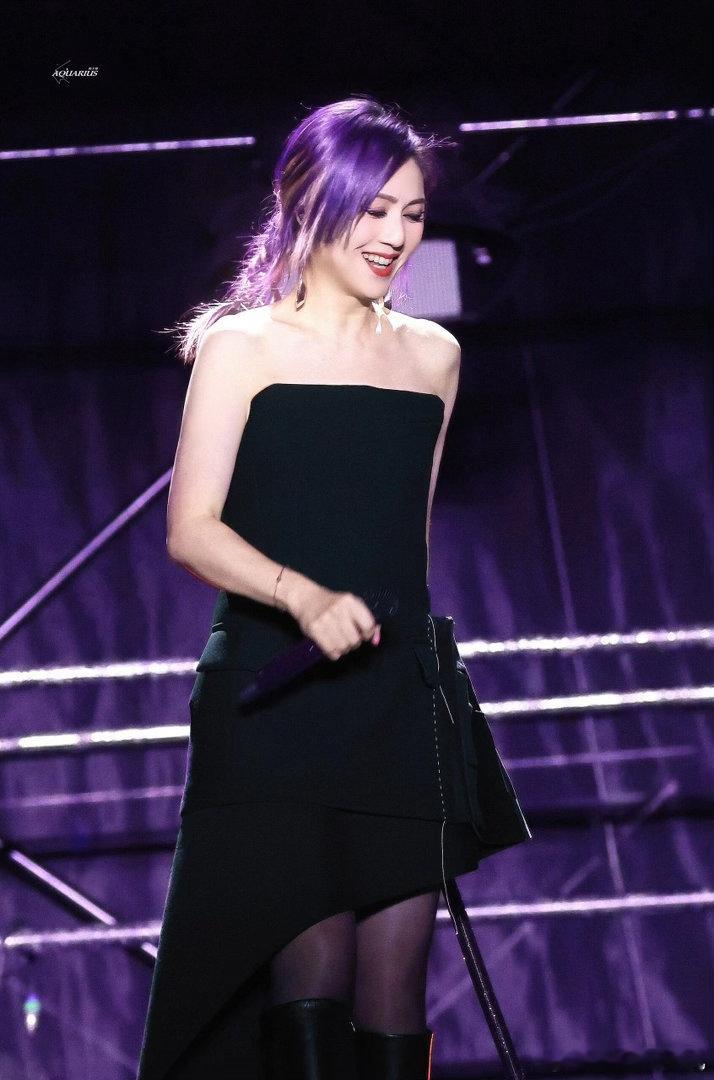 杨千嬅把两个红磡搬到成都从红馆六场到东安湖两场，杨千嬅的“LiveMYLI