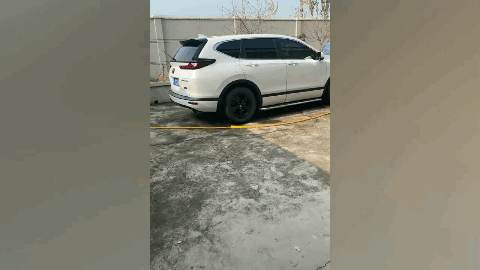 浙江舟山，一怀孕七个月的安徽女子遭到丈夫家暴，被打到不能下地。其无奈的拨通娘家人