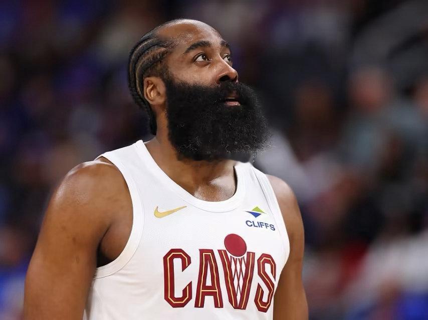 当“拒绝4230万美元”和“商讨新合同”同时出现在一则新闻里，整个NBA世界都要