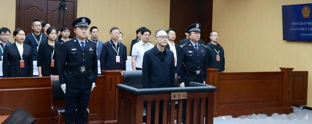 #金湘军受贿1.48亿余元#金湘军履历上比较特别的点是：他不是传统的“地方土生土长”干部：大学学计算