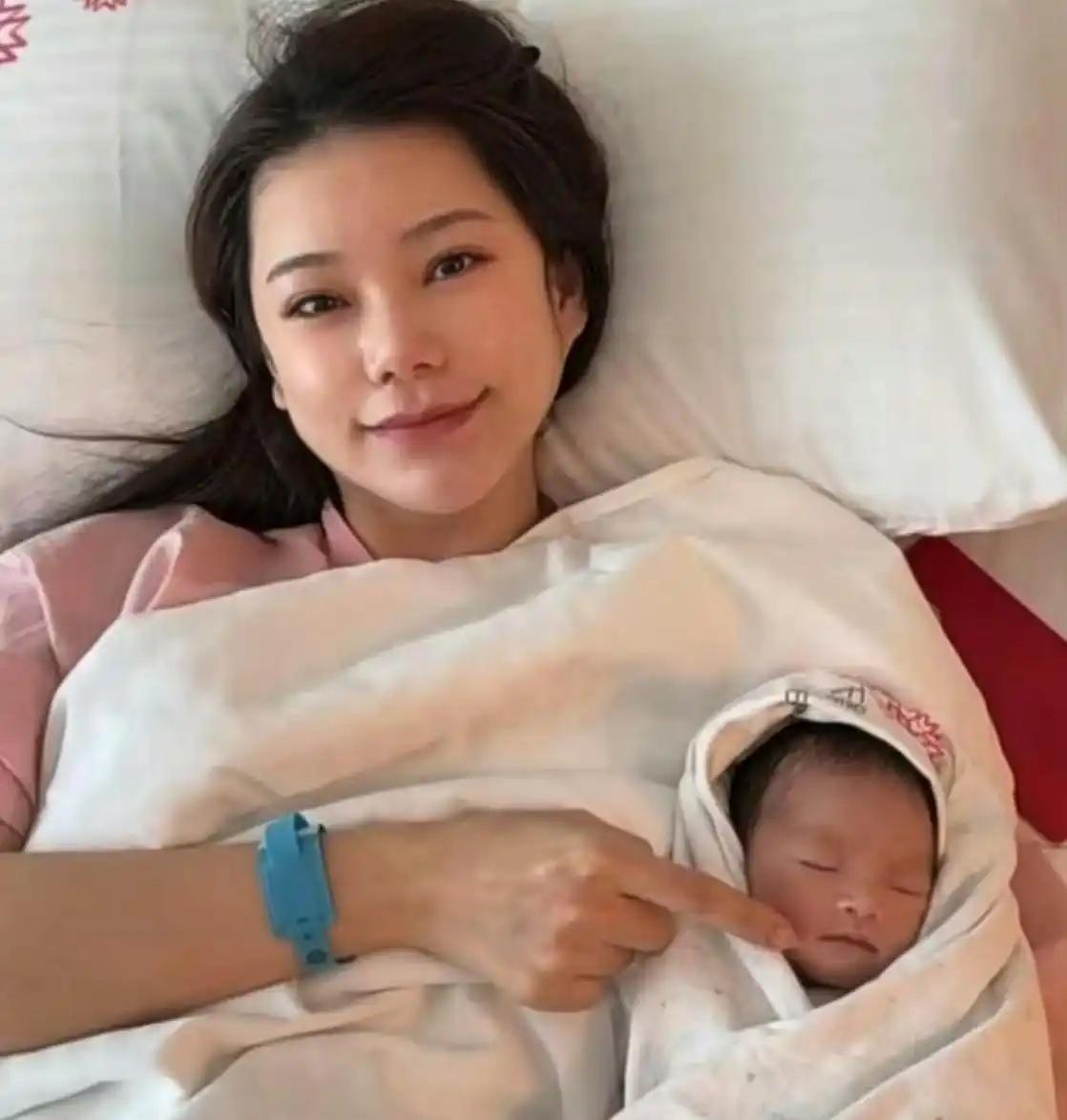 马筱梅产子，母凭子贵，她在汪家的地位直线上升。这个新闻爆出后，很多人替已经死去一