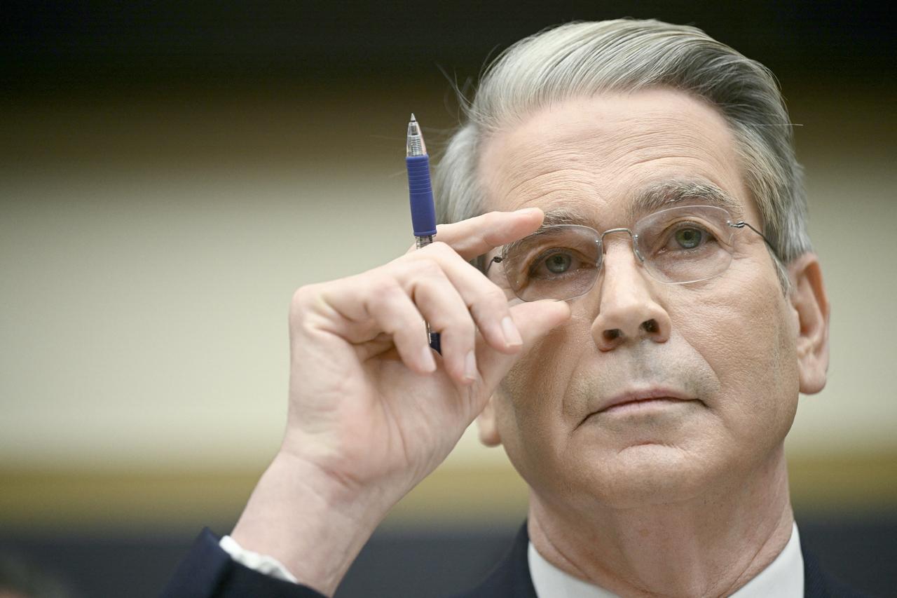 伊朗与贝森特开打金融战！伊朗议长卡利巴夫在社交账号发文警告，针对的是部分阿拉