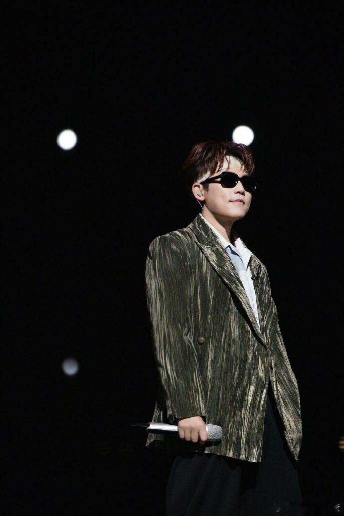 苏醒平均分个人第一团队也第一苏醒这波操作，直接在《披荆斩棘》里“称王”啦！前六