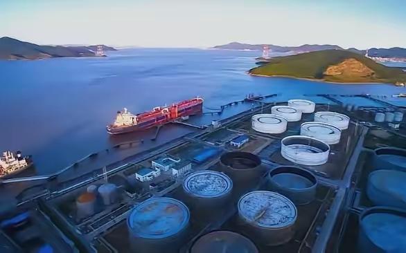 中国不卖油给日本了，一滴都不卖。但转头就给了菲律宾26万桶柴油，给了越南10万桶