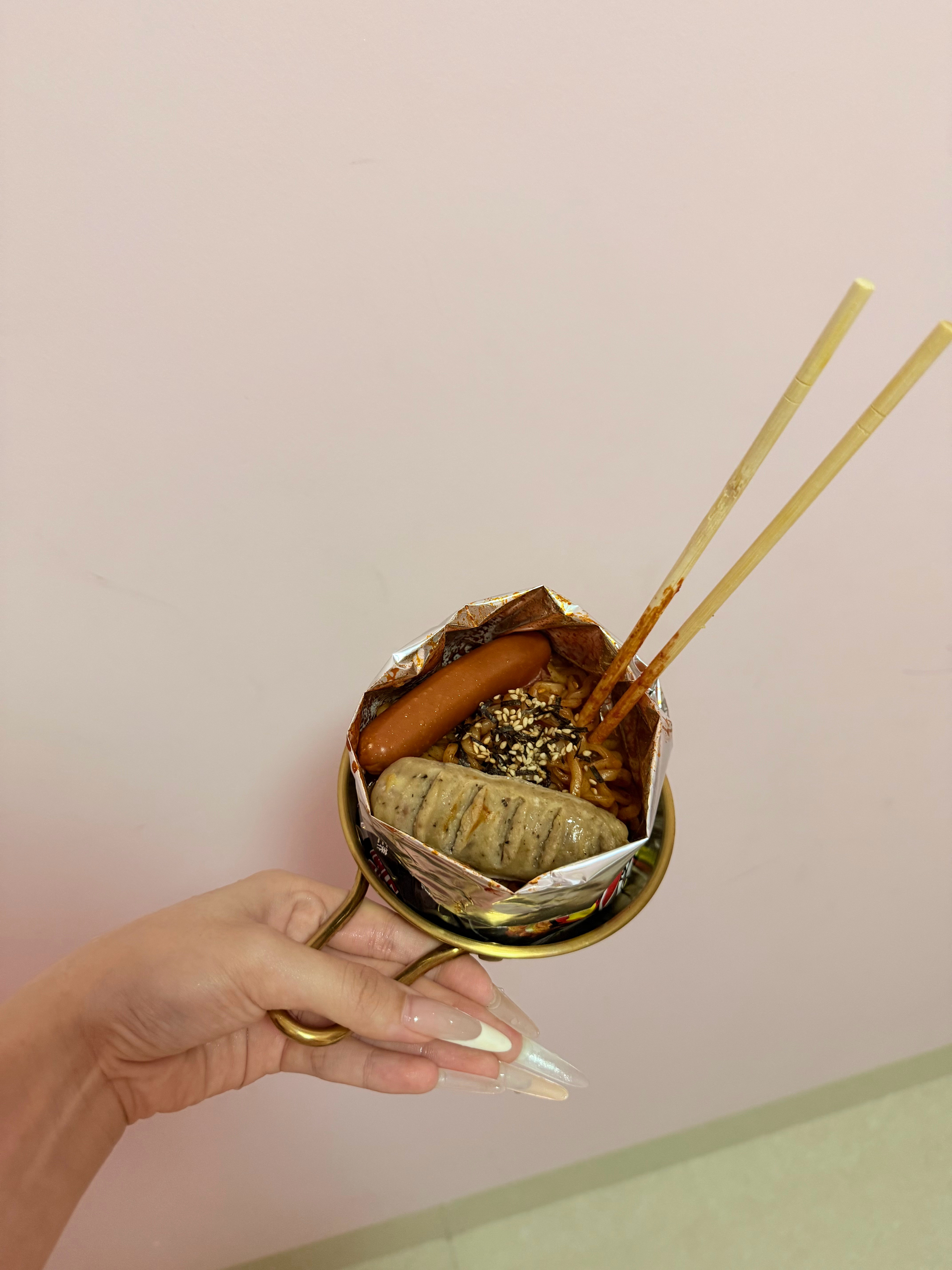 此乃何物