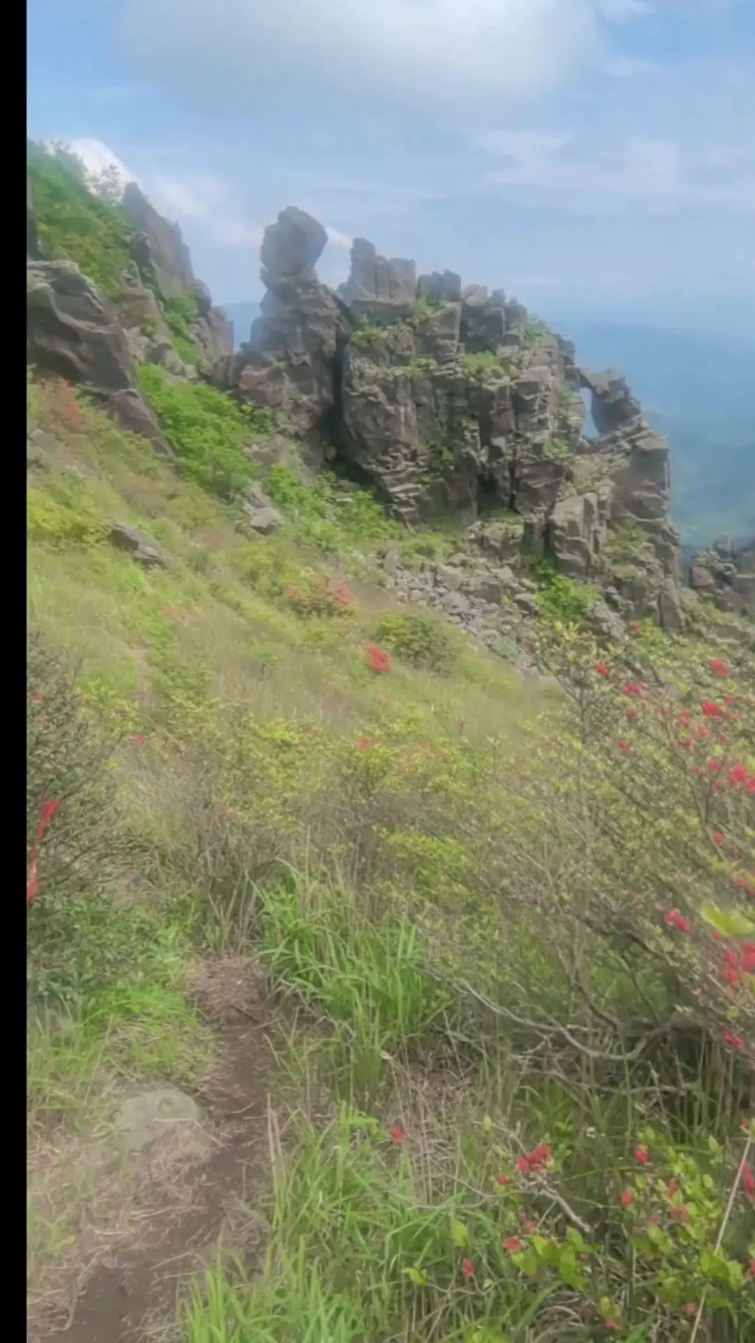 江西严阳山：像极了谁？这里是江西绝美风景中的名场面，它形似一个人，而且...