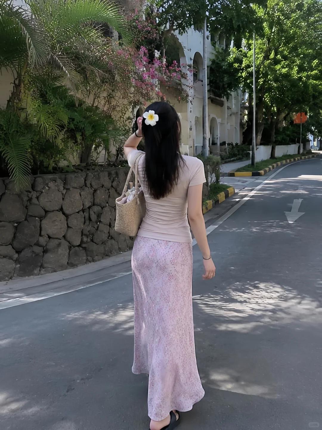年轻时总爱钻牛角尖，一点委屈、几分遗憾，便在心底反复纠缠，攥着执念不肯放手，让心