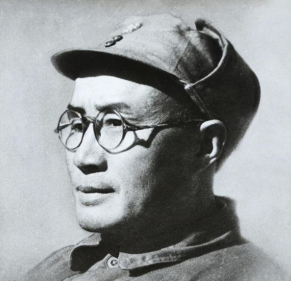 彭老总与刘伯承元帅的三次历史交锋，揭示了怎样的深层关系与传奇故事呢？1958年