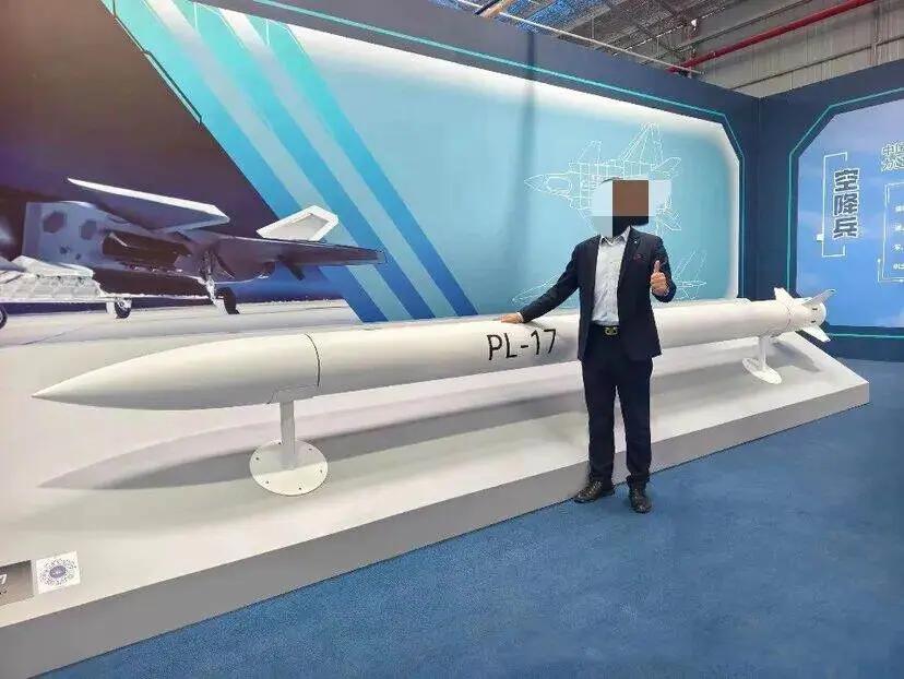 中国与美国的空空导弹差距到底有多大？根本不是中国领先一代那么简单。美国目前射