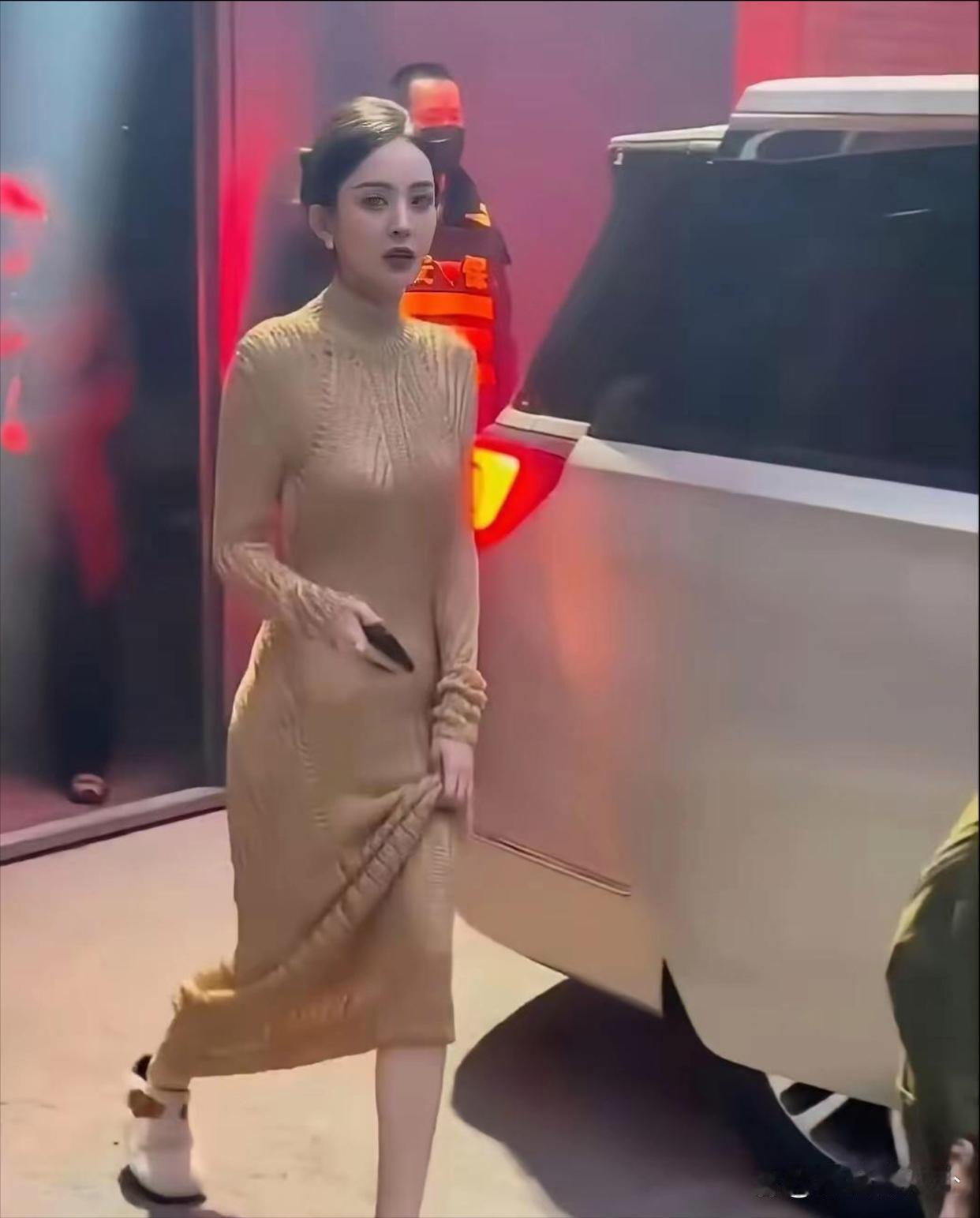 古力娜扎，前面基础，后面就不基础​​​