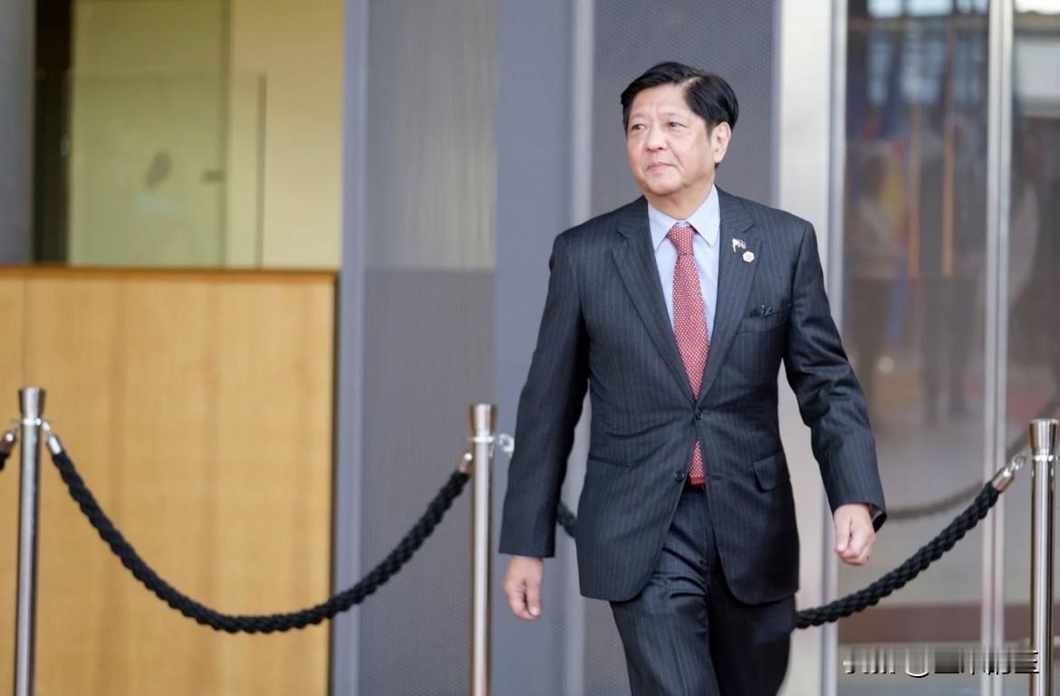 菲律宾总统小马科斯周三晚否认其政府策划了针对现任菲律宾参议员罗纳德·德拉罗萨的枪