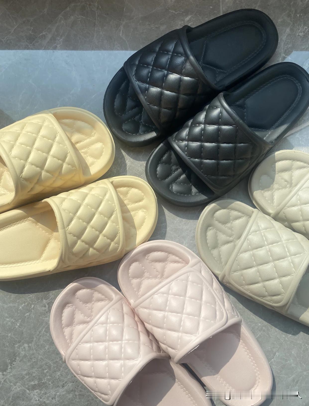 家里的待客拖鞋，我今天全扔了。前天去走亲戚才发现，现在上门早就不兴换鞋这一套了。