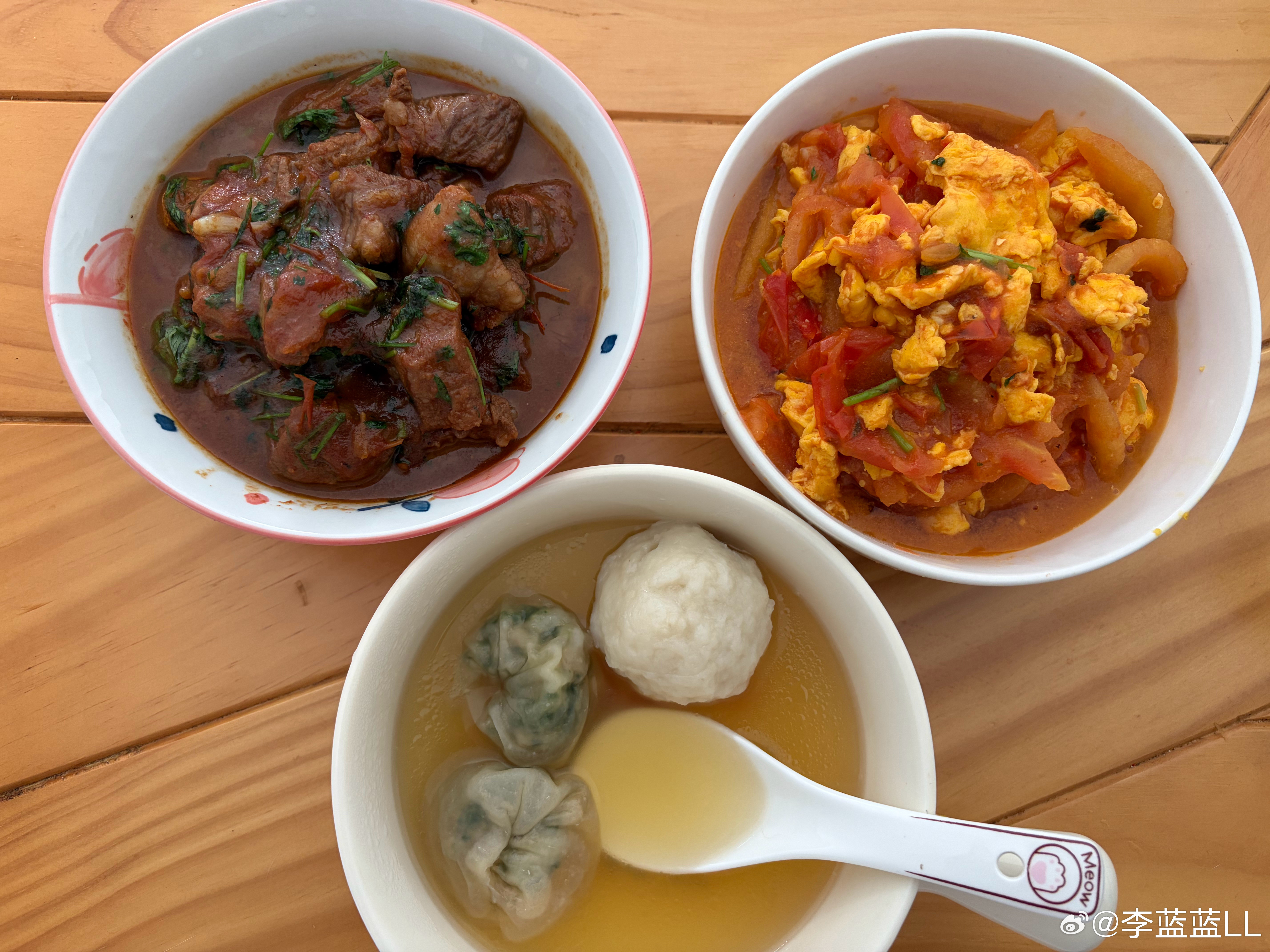 家里有啥做啥，简简单单做个午饭……怎么样？看着有食欲不？