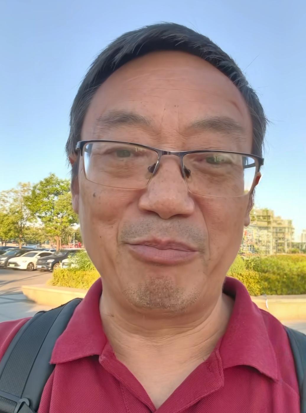 汤家凤9月13日大清早发文，他称对“铺天盖地的谩骂和人身攻击以及事实歪曲”，他不
