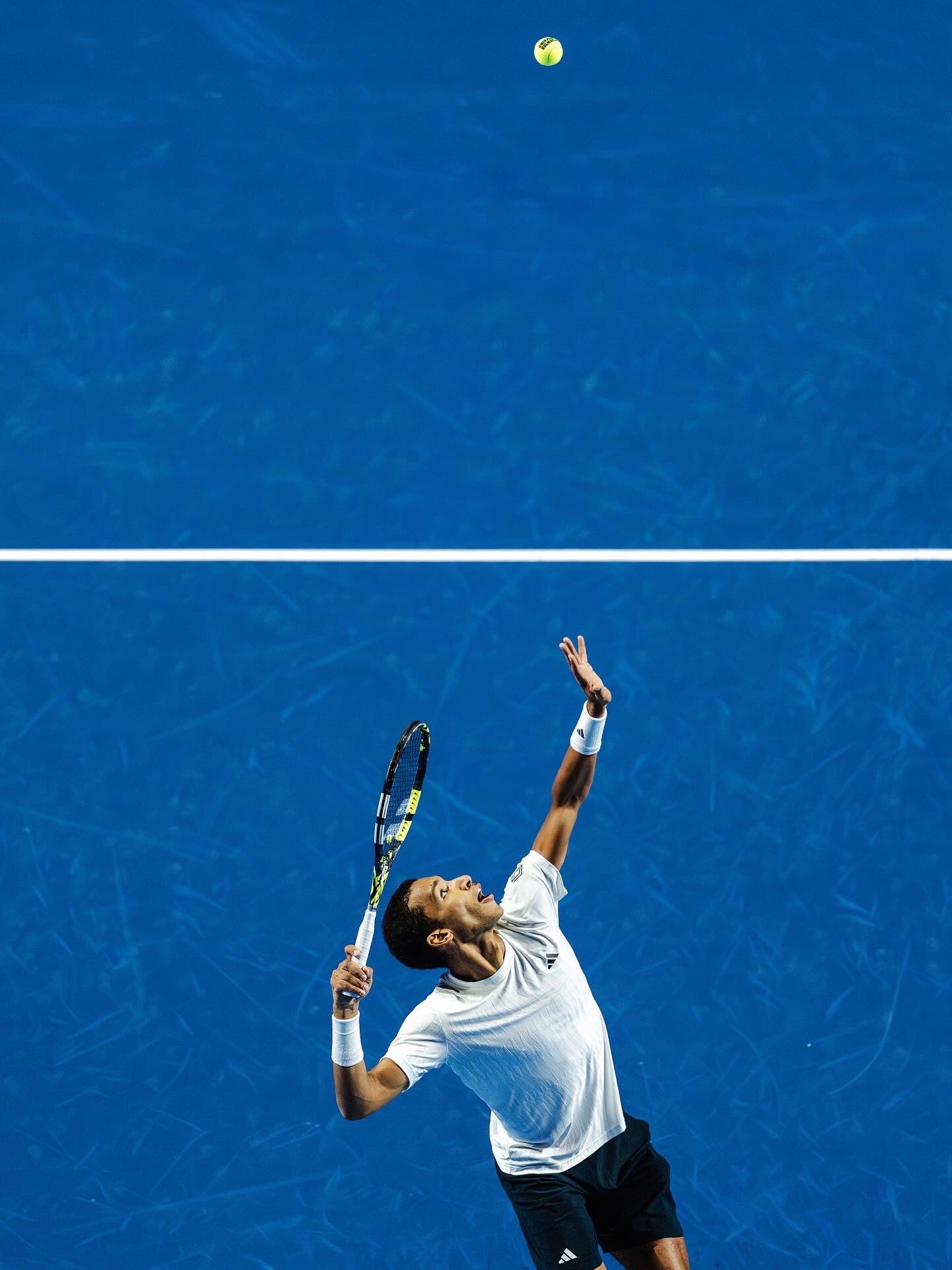 阿利亚西姆双抢七击败西里奇，闯入ATP500巴塞尔八强，将战穆纳尔，后者6-3、