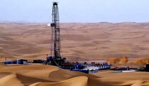 沙漠下面几乎全是石油，我国缺油年年大量进口，那为啥不开采呢？就拿塔克拉玛干沙漠来