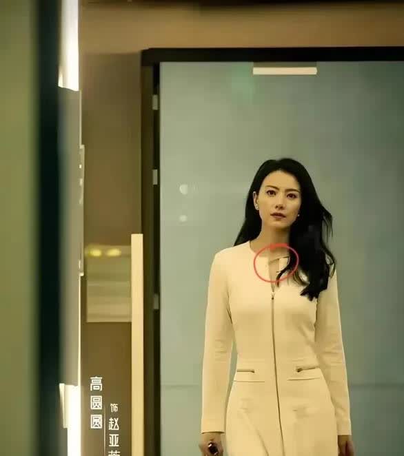 有一句话不知道当讲不当讲讲了怕高圆圆不高兴。不讲藏心里又憋的难受，思前想