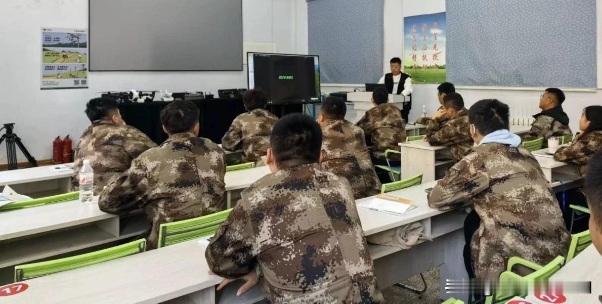退伍军人选专业，核心是发挥纪律性强、执行力高、能吃苦的优势，避开纯理论短板，主攻