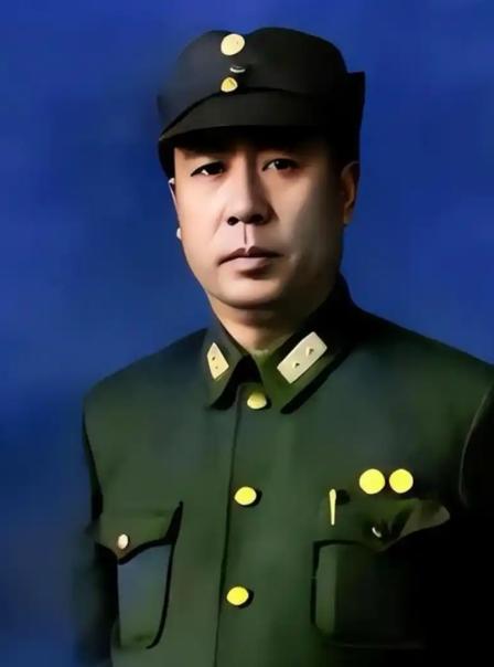 1950年，陈宝仓牺牲后，遗体无人敢领，19岁的女孩在海里游了19公里，才躲过盘