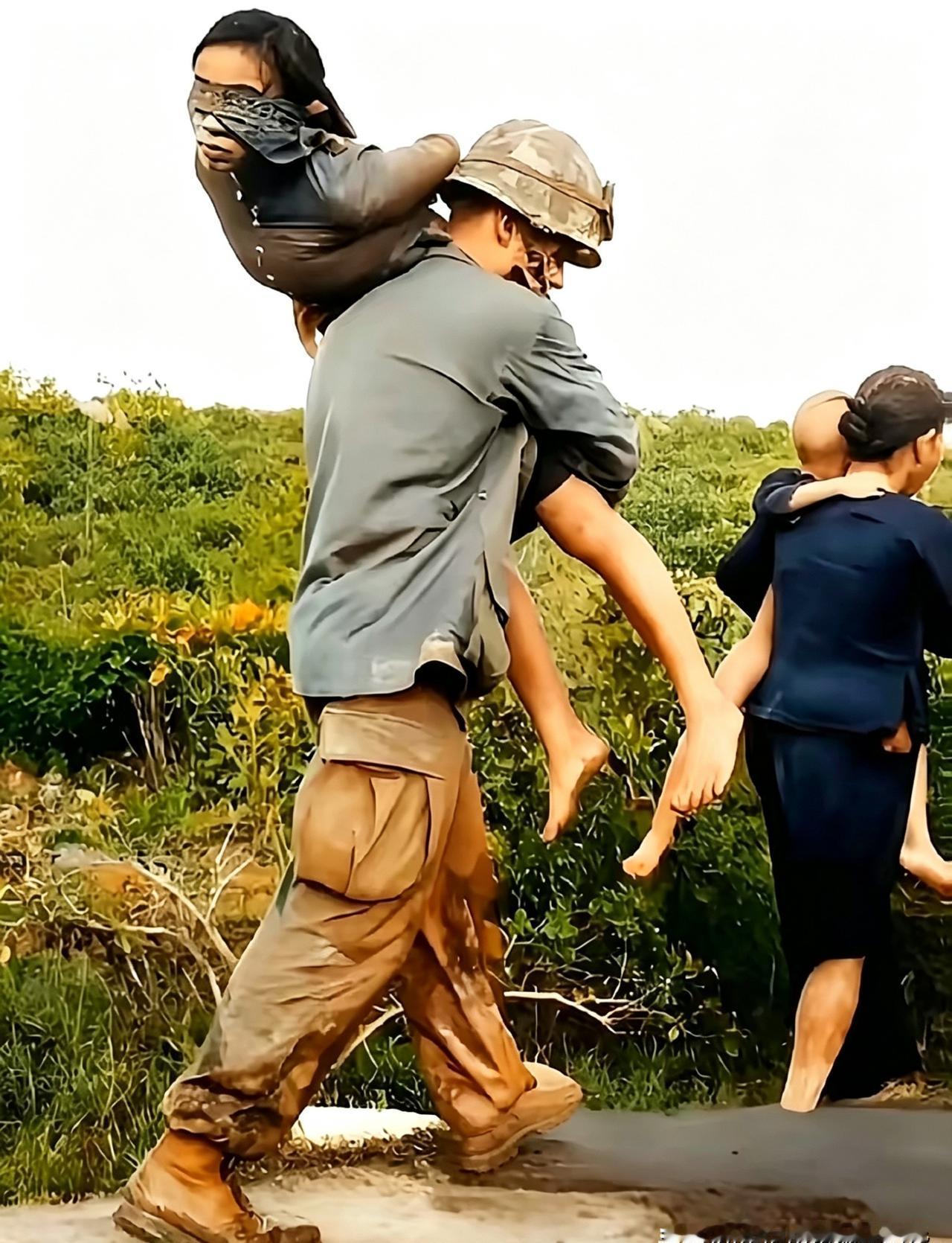 那张照片传了很久，可照片外的事，档案里查不到，老兵不说，越南那边更没人提。19