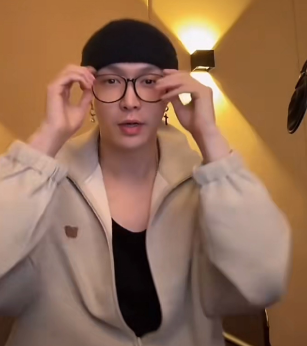 关于张艺兴的事他不说，话剧那边不说，就证明这事还有回旋的余地，现在下定论太早了