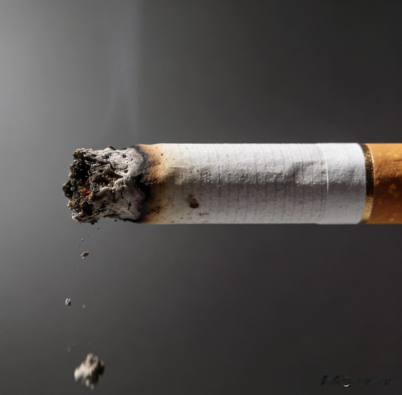 戒烟肯定是从此时此刻开始最好！别觉得抽了十几年没事就心存侥幸，身体的损伤是慢