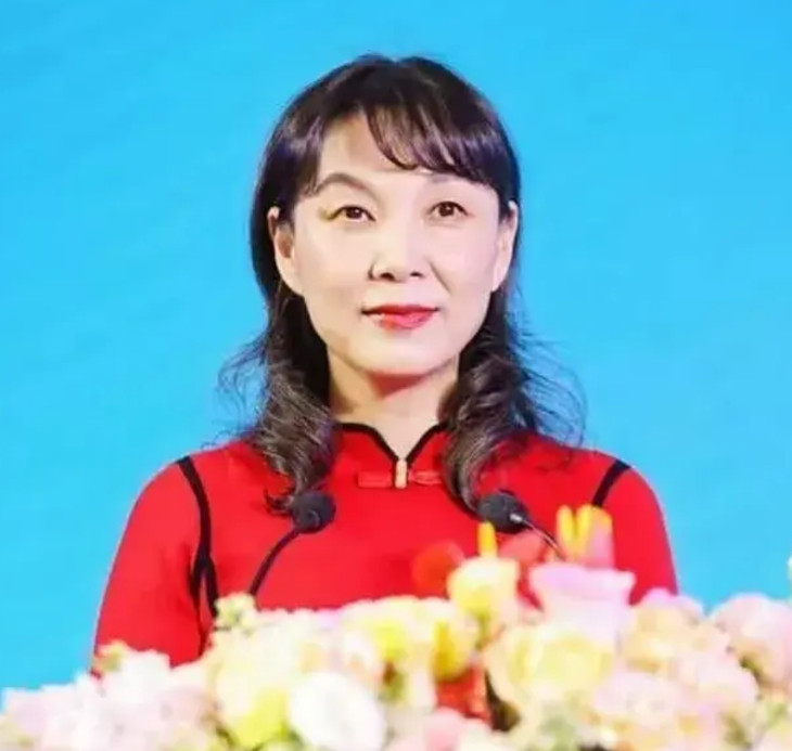 杜建英啊杜建英别怪我说话难听我要是你，家产也不和宗馥莉争了，亲子鉴定也不