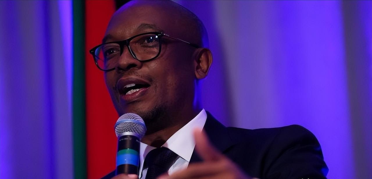 2月5日，南非贸易部长启程访华，要与中国签订重要协议。据南非政府新闻社报道，