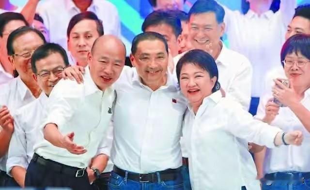 蓝营大佬齐刷刷来支持韩国瑜不少蓝营有头有脸的人物，全都站出来力挺韩国瑜。这