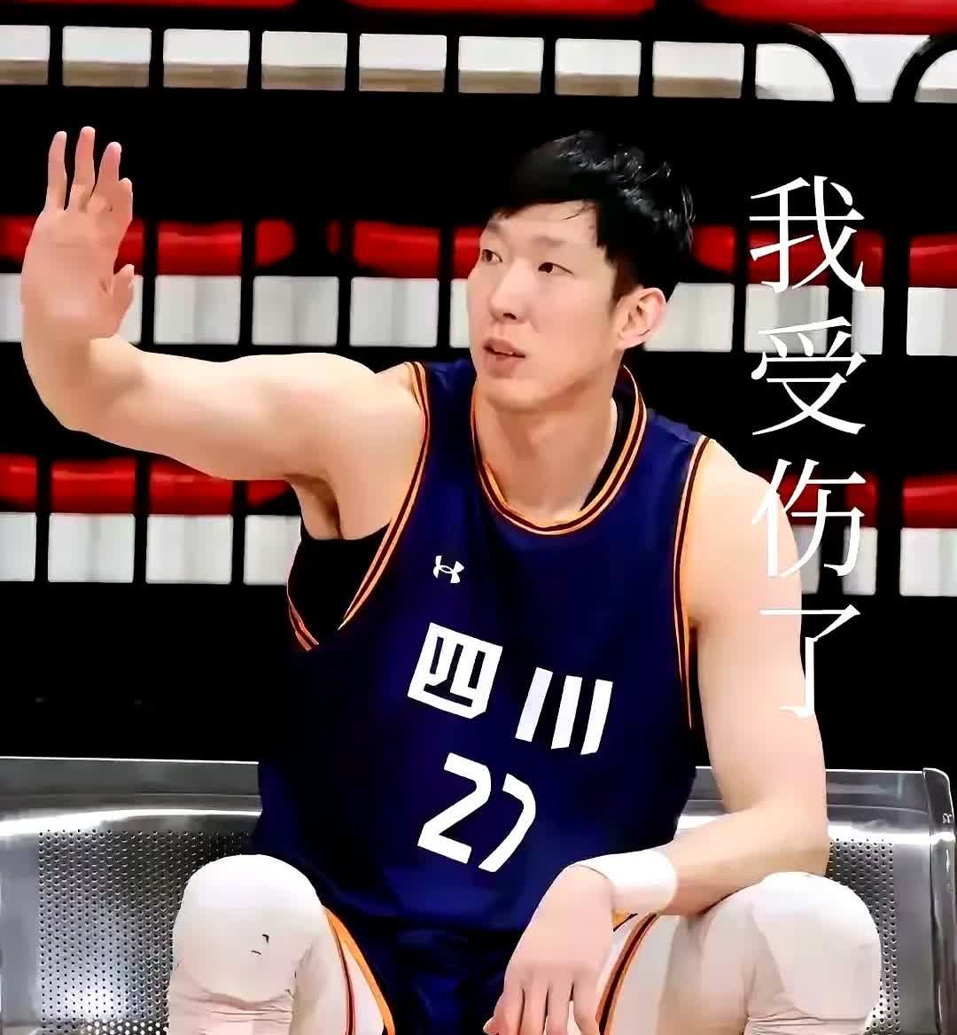 大家发现没有？这个中国男篮的第一中锋周琦虽然没有参加刚结束的亚洲杯，但是