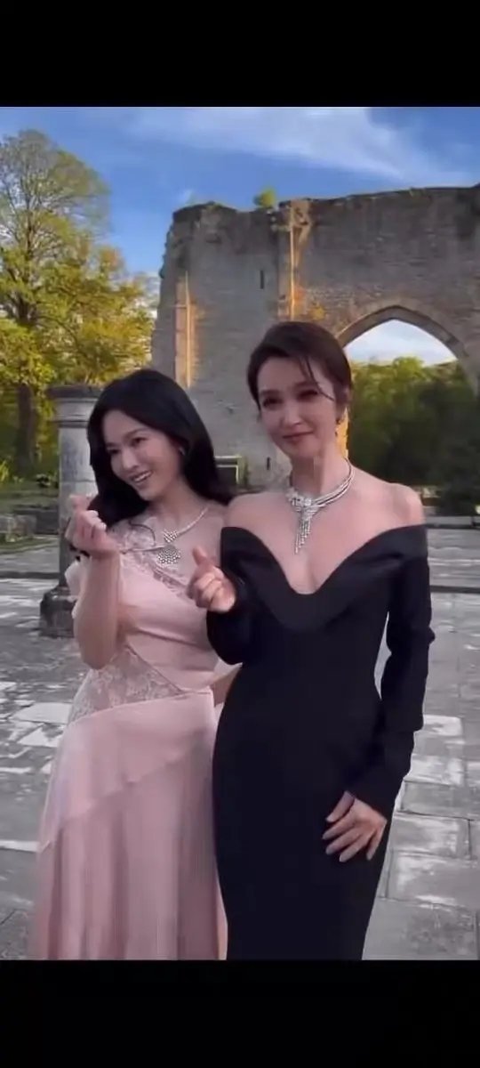 韩国女明星的讨好感在中国女明星身上完全看不到