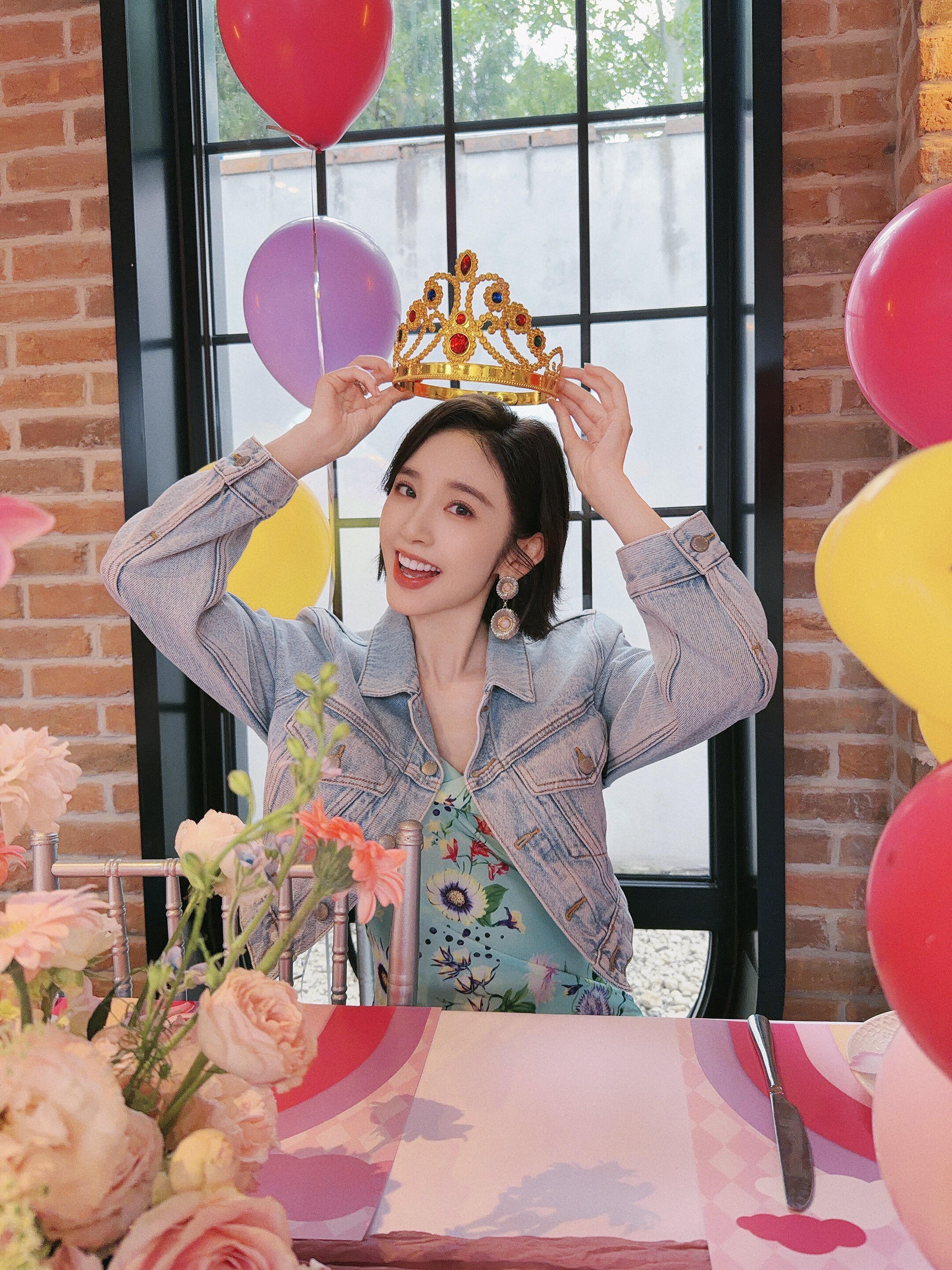 唐艺昕和张若昀给女儿过六岁生日张若昀为女儿庆祝6岁生日