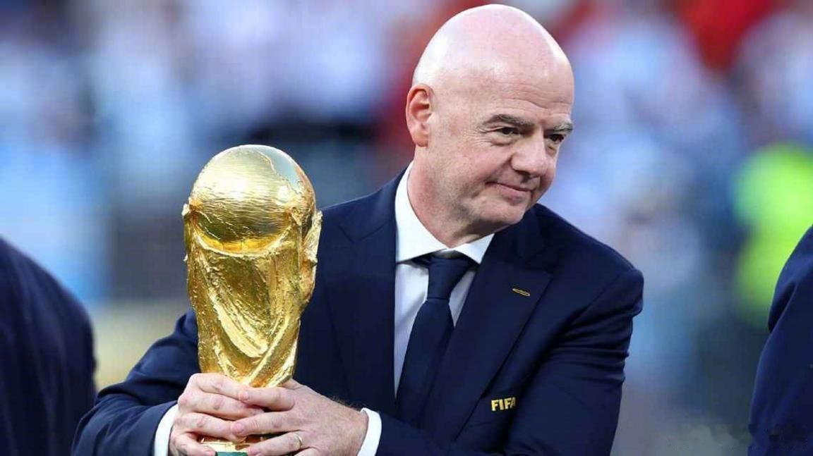 【欧足联说他要搞个新世界杯】天空体育：如果国际足联主席因凡蒂诺一意孤行，导致国际