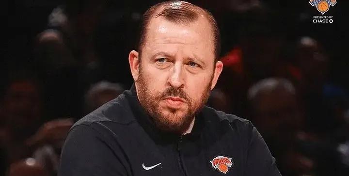 NBA东决尼克斯输给步行者。明眼人都看出来，两队阵容差距不大，真正差距在于教练的