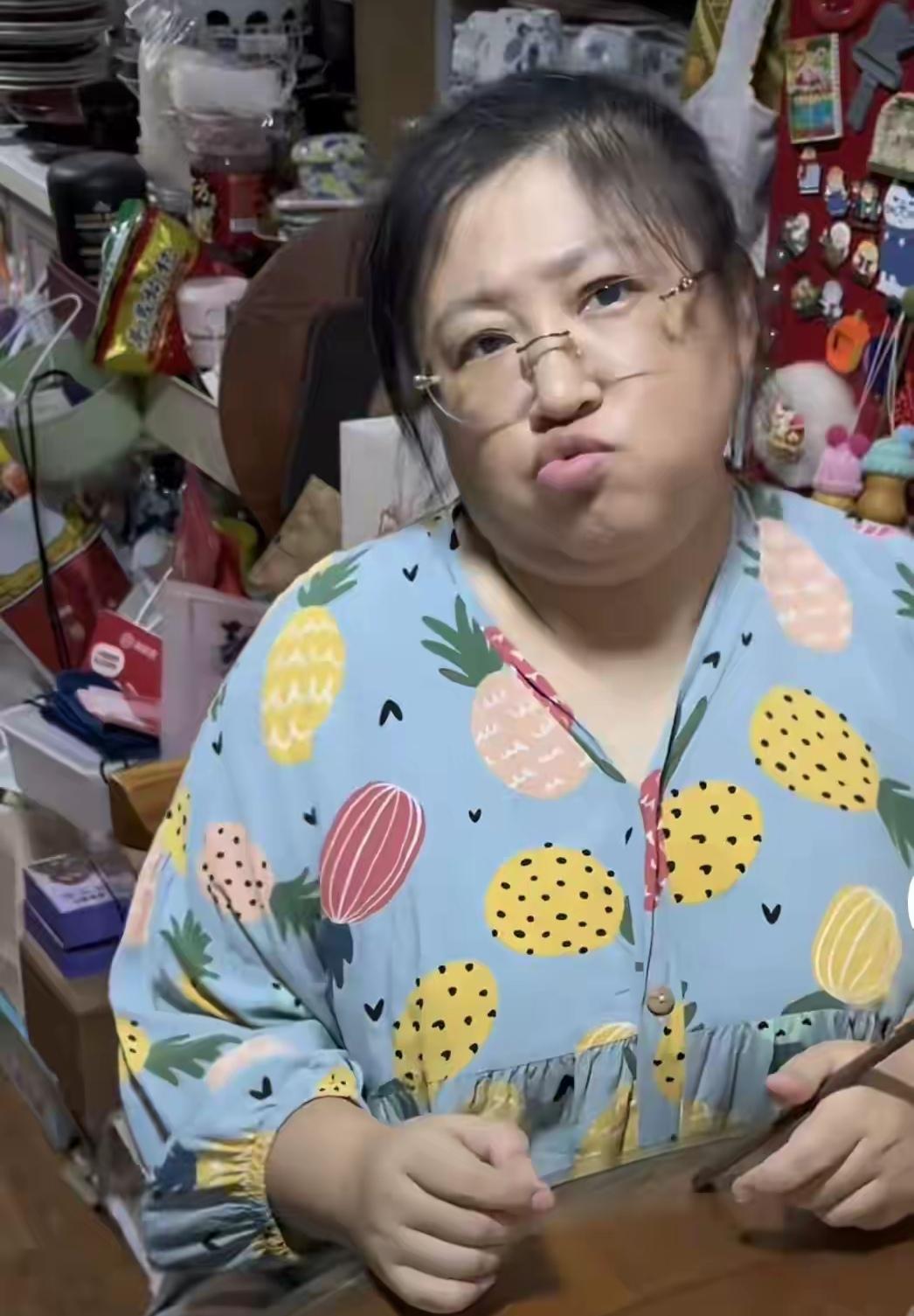 胡老师:承认被爱好反噬,家里堆积如山,真实场面壮观网友:可怕别人眼中的胡老