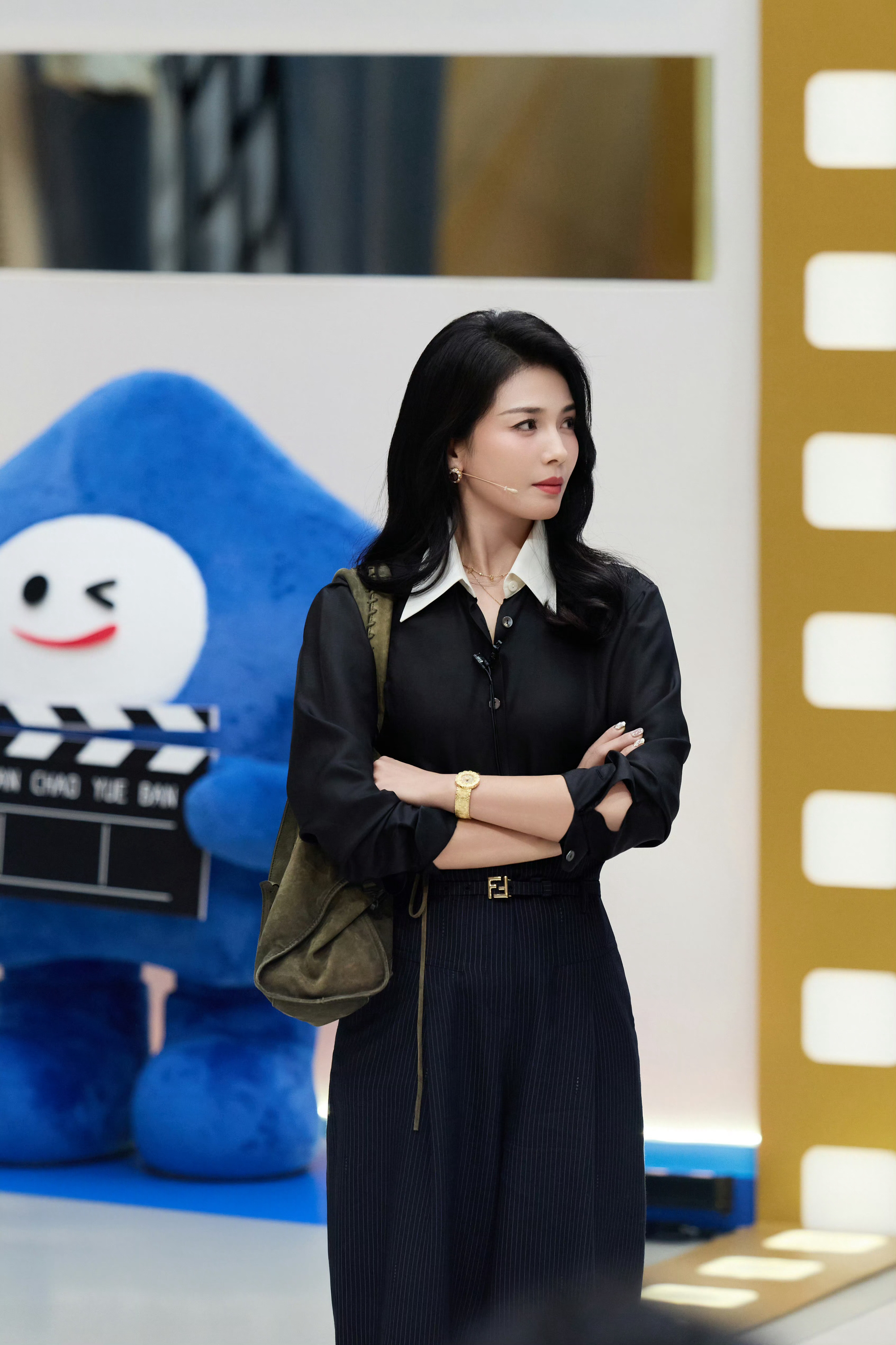 好奇刘涛这腕表是贵成啥样了台上打码，台下晃了一下根本不会注意到的也全打码挺多戴首