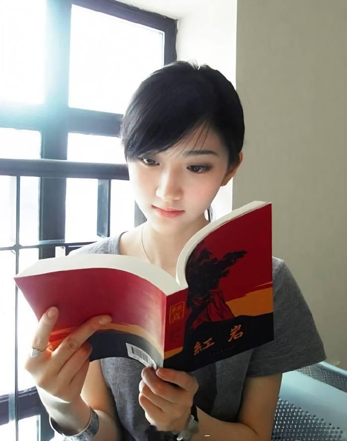 孙宇晨07年保存的景甜照片在这里。孙宇晨惊扰了景女士那不是我的本意