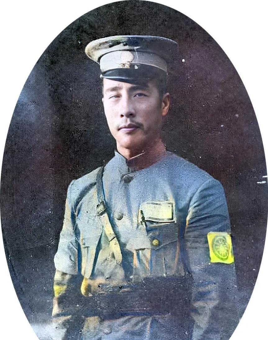 1938年1月24日，韩复榘在武昌被枪决，头部中弹，事后老蒋训斥戴笠：“你的手下